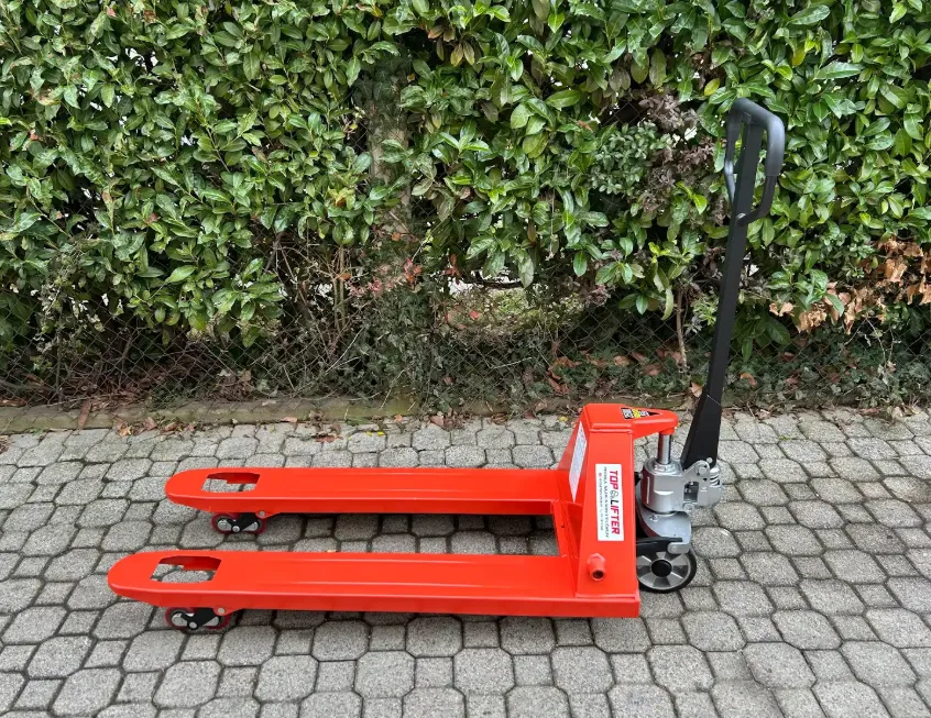 toplifter_rocni_paletni_vilicar_2500_kg_pogonsko_kolo_guma-1.