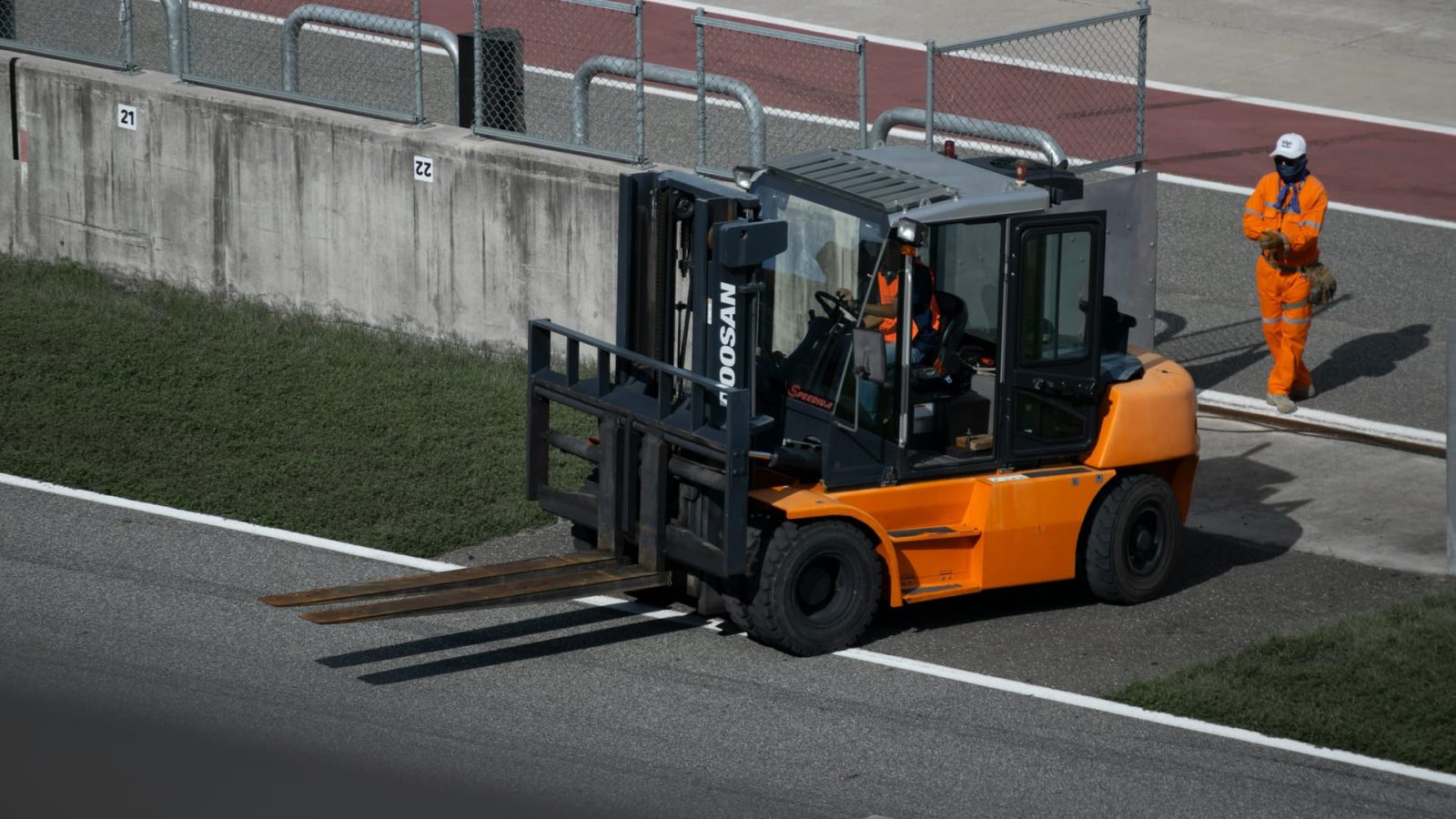 Kaj upoštevati pri nakupu forkliftja v poletnih mesecih